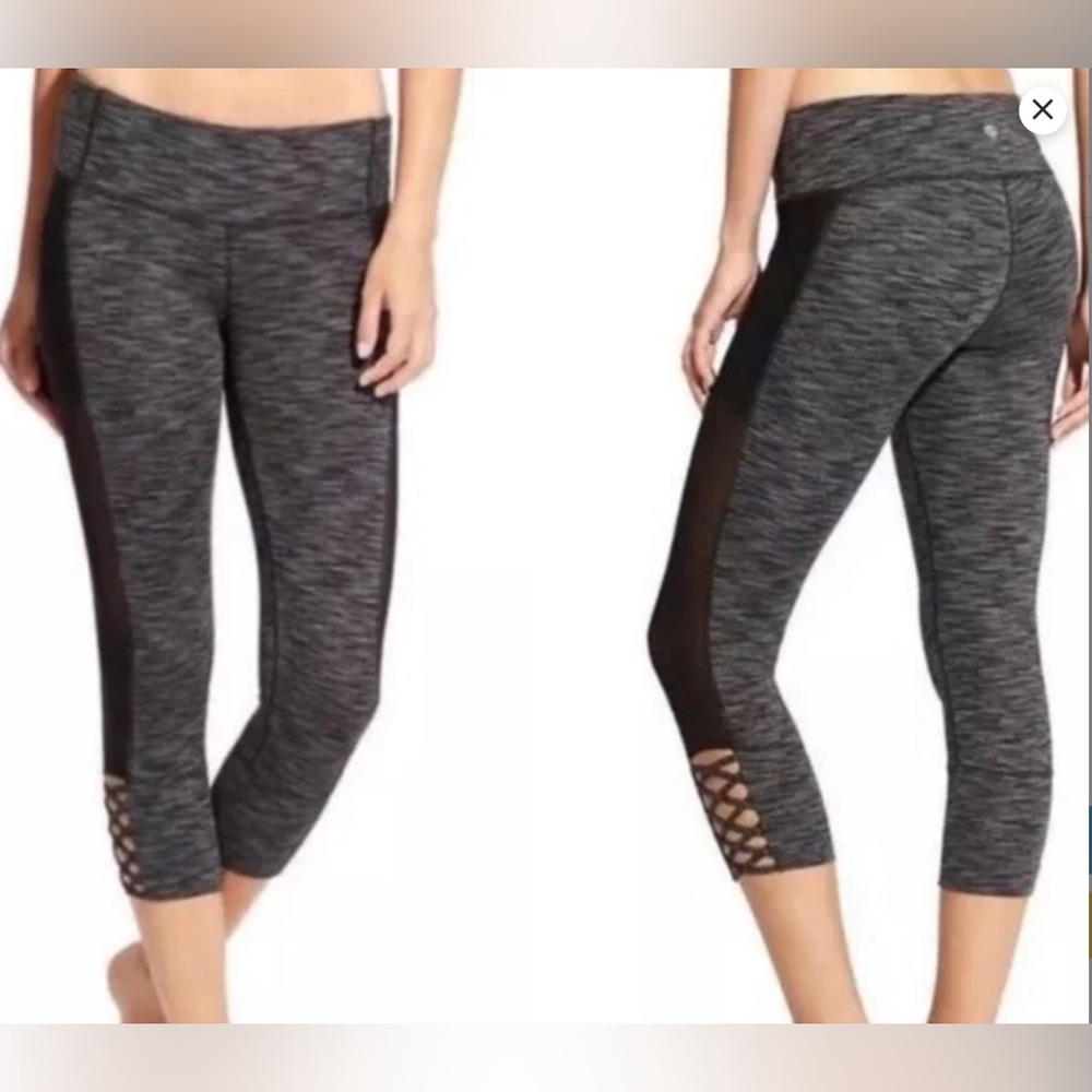 Athleta Mesh Mind Over Mat Capri Leggings Grey/Black Lattice‎ Lacing Size Small